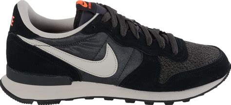 Internationalist Schoenen (2) 